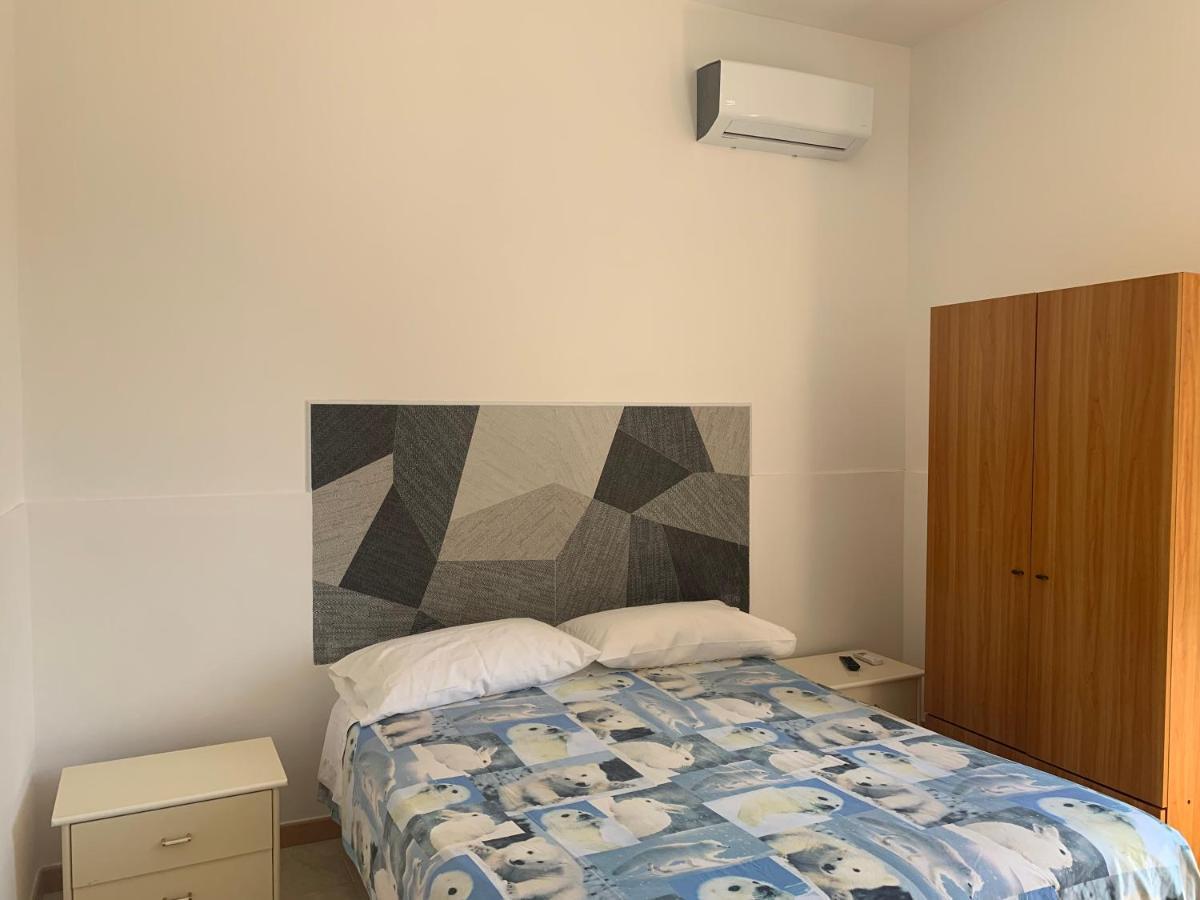 B&B Martina Crotone Buitenkant foto